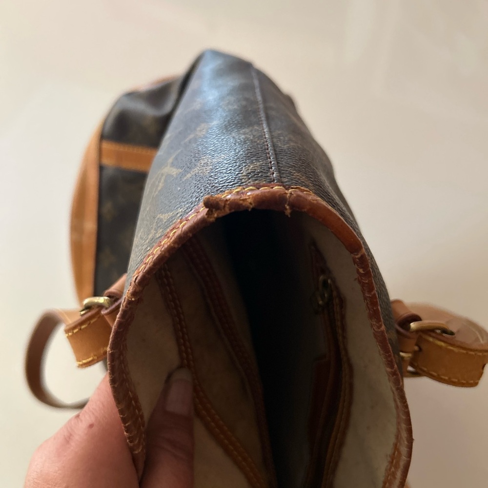 Louis Vuitton Bucket Bag with Leather Straps - Picture 8 of 10